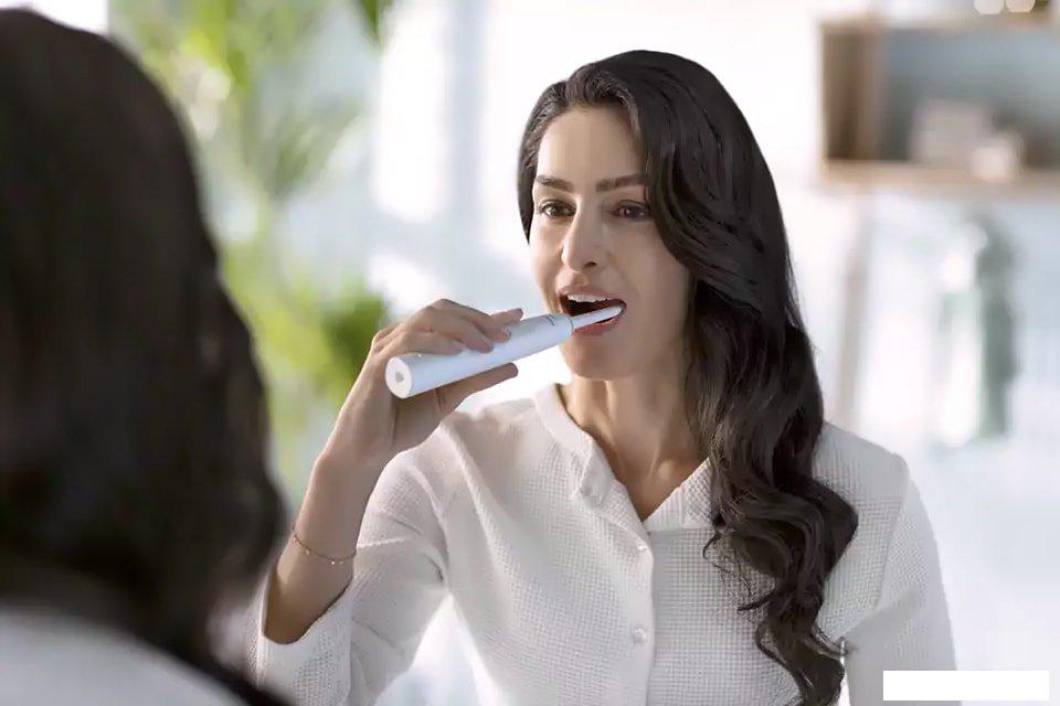 Электрическая зубная щетка Philips Sonicare 3100 series HX3671/13