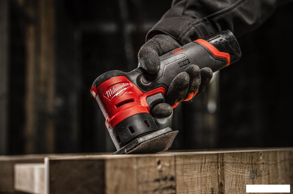 Дельташлифмашина Milwaukee M12FDSS-0B 4933479680 (без АКБ)