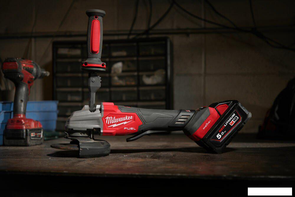 Угловая шлифмашина Milwaukee M18 Fuel One-Key M18FSAGSVO125X-0X 4933493552 (без АКБ, кейс)