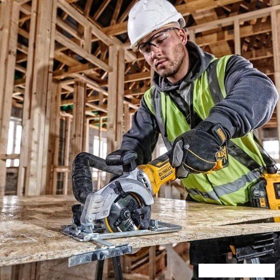 Дисковая (циркулярная) пила DeWalt DCS571N-XJ (без АКБ)