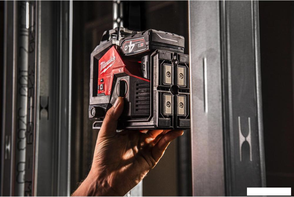 Лазерный нивелир Milwaukee M12 3PLKIT-401P 4933478960 (с 1-им АКБ, кейс)