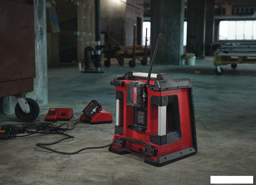Зарядное устройство Milwaukee M18 RC-0 4933446639 (18В)
