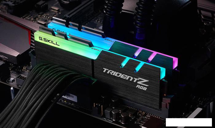 Оперативная память G.Skill Trident Z RGB 2x16GB DDR4 PC4-28800 F4-3600C18D-32GTZR