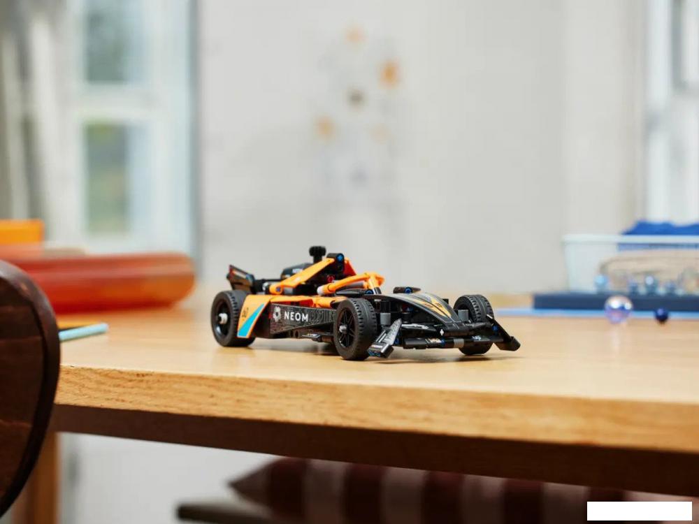 Конструктор LEGO Technic 42169 NEOM McLaren Formula E Race Car