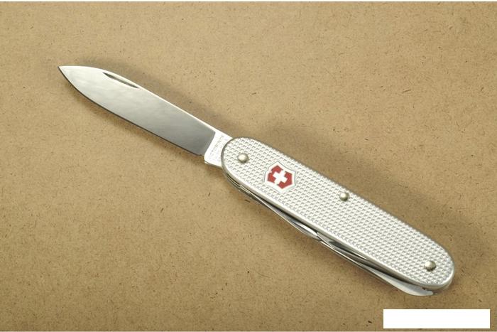 Мультитул Victorinox Pioneer 0.8150.26