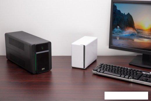 Источник бесперебойного питания APC Easy UPS BVX 2200VA BVX2200LI-GR