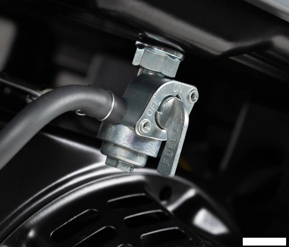 Бензиновый генератор Carver PPG-2500A