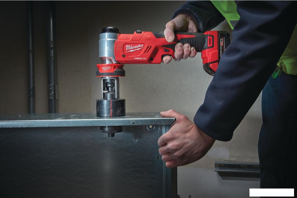 Пробойник Milwaukee M18 HKP-201C Force Logic 4933451202 (с 1-им АКБ, кейс)