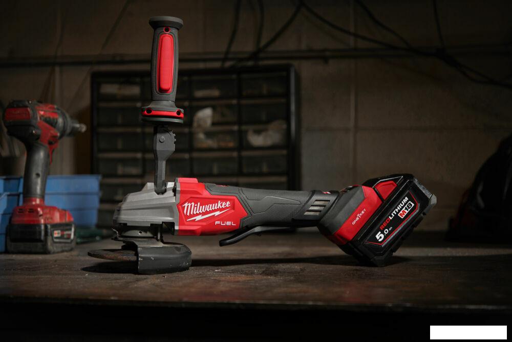 Угловая шлифмашина Milwaukee M18 Fuel One-Key M18FSAGSVO125X-502X 4933493553 (с 2-мя АКБ 5 Ач, кейс)
