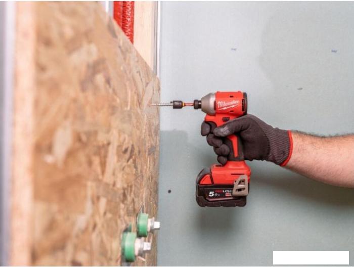 Винтоверт Milwaukee M18 M18BLIDRC-0 4933492839 (без АКБ)