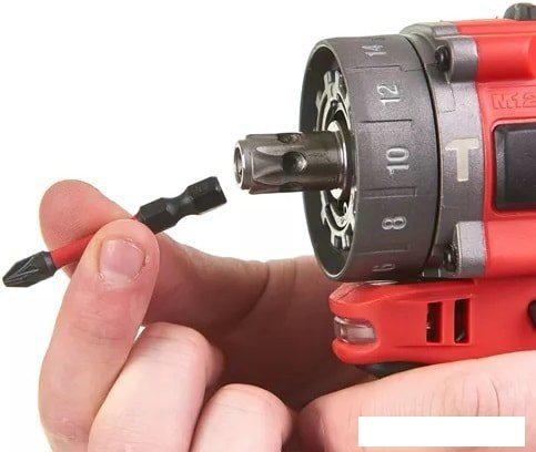 Ударная дрель-шуруповерт Milwaukee M12 FPDXKIT-202X 4933464138 (с 2-мя АКБ, кейс)