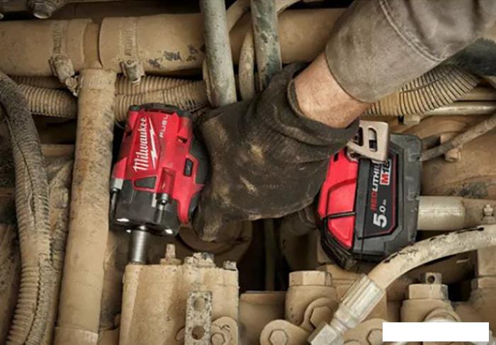 Гайковерт Milwaukee M18 FIW2F38-0X 4933478650 (без АКБ, кейс)