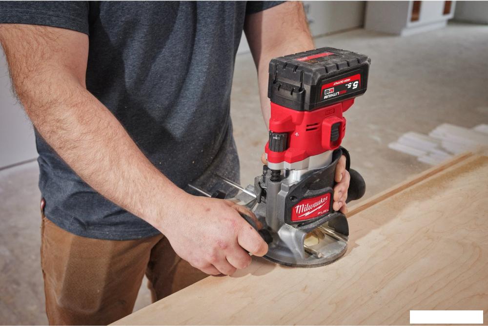 Вертикальный фрезер Milwaukee M18 FR12KIT-0P 4933493305 (без АКБ)