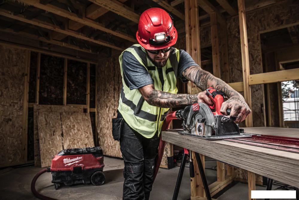 Дисковая (циркулярная) пила Milwaukee M18FCS66GR3-0 4933493491 (без АКБ)