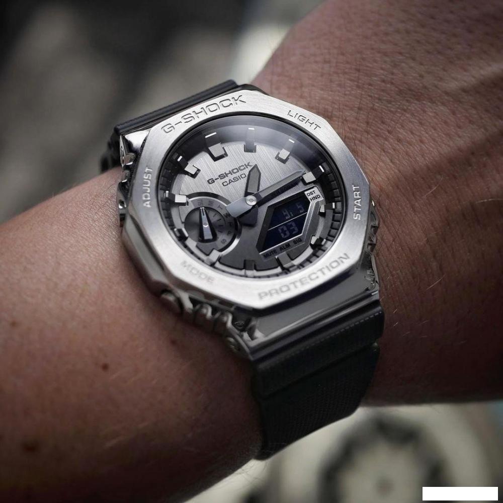 Наручные часы Casio G-Shock GM-2100-1A