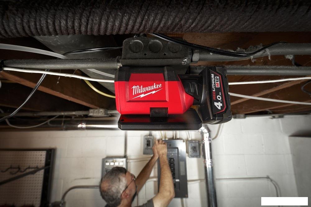 Фонарь Milwaukee M12 PAL-0 4933478226 (без АКБ)