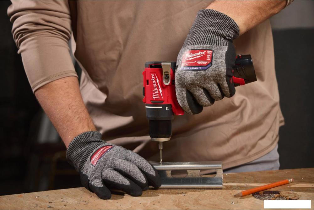 Milwaukee M12 BLPP2A-402B 4933499692 (шуруповерт, сабельная пила, 2 АКБ, сумка)