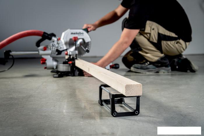 Торцовочная пила Metabo KGS 305 M 613305000
