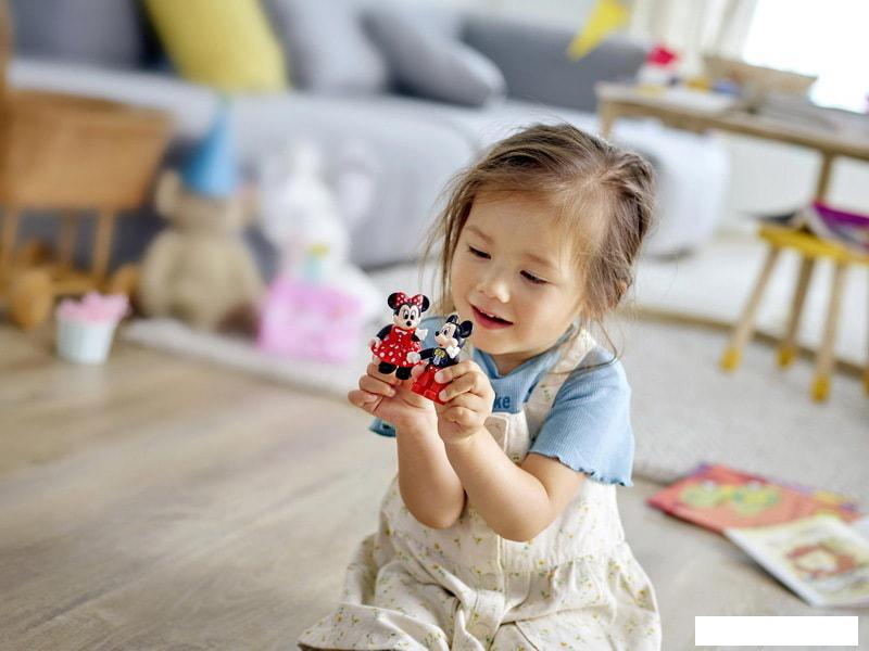 Конструктор LEGO Duplo 10941 Праздничный поезд Микки и Минни