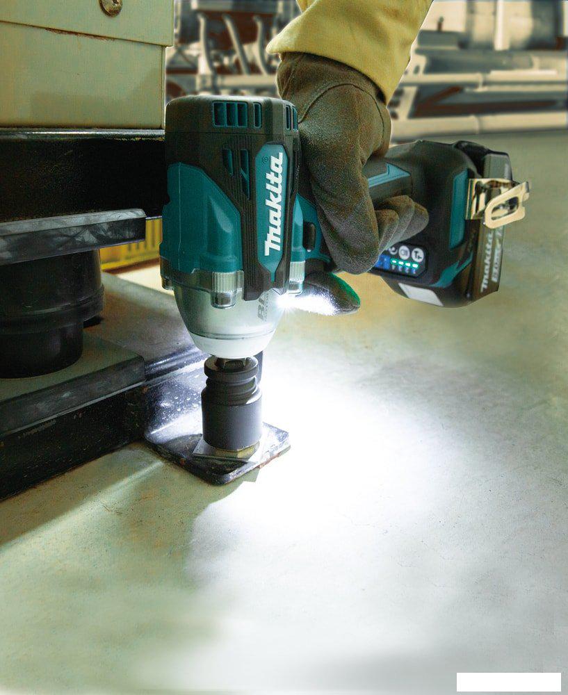 Гайковерт Makita DTW300RTJ (с 2-мя АКБ)