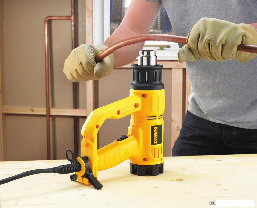 Промышленный фен DeWalt D26411