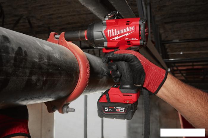 Гайковерт Milwaukee M18 FUEL M18FHIW2P12-0X 4933492785 (без АКБ, кейс)