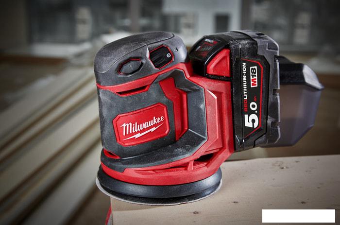 Эксцентриковая шлифмашина Milwaukee M18 BOS125-502B 4933464229 (с 2-мя АКБ, сумка)