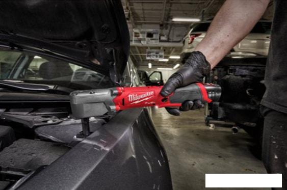 Гайковерт Milwaukee M12 FRAIWF38-0 4933471700 (без АКБ)