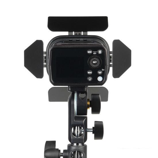 Вспышка Godox Witstro AD200Pro (со шторками BD-07)