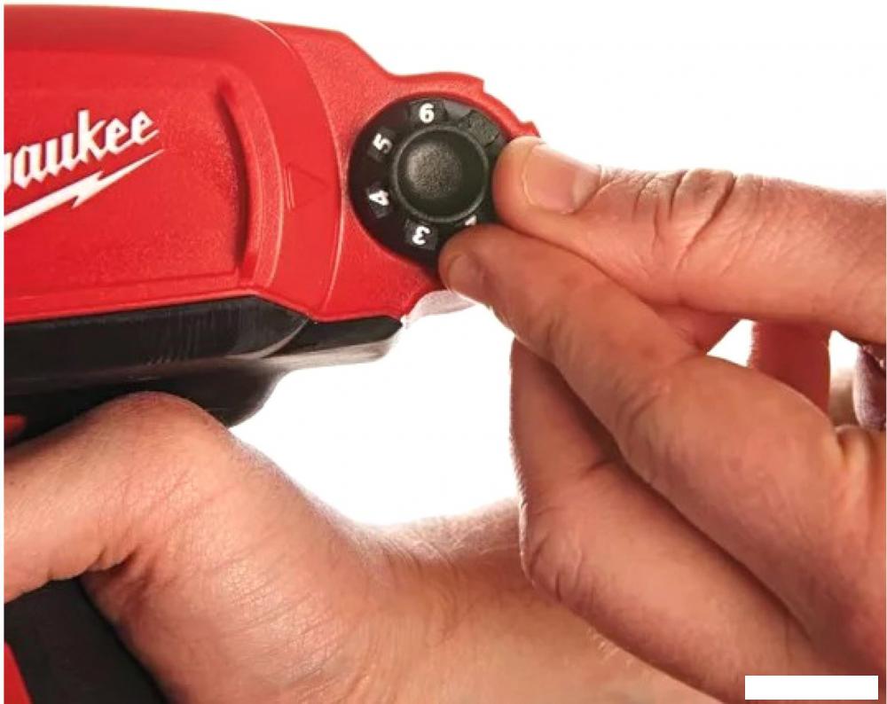 Строительный, слесарный, монтажный инструмент Milwaukee M12 PCG/600A-201B 4933441670 (с 1-им АКБ)