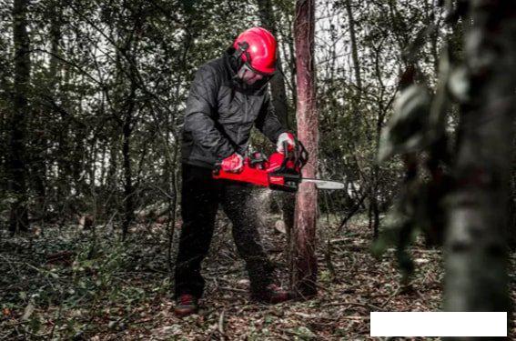 Аккумуляторная пила Milwaukee M18 FCHSC-0 (без АКБ)
