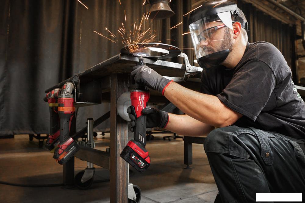 Прямошлифовальная машина Milwaukee M18 FDGROVPDB-0X One-Key Fuel 4933480957 (без АКБ, кейс)