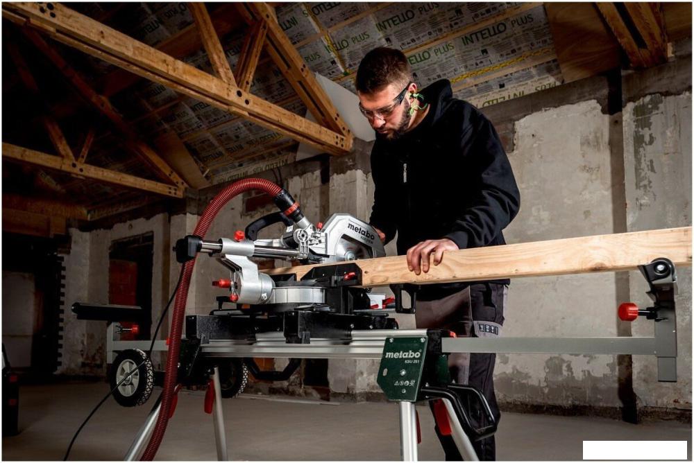 Торцовочная пила Metabo KGS 216 M Set 613216900