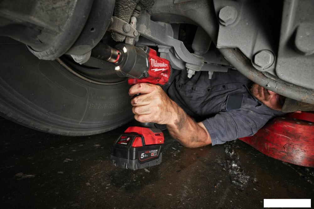 Гайковерт Milwaukee M18 FUEL M18FHIW2F12-502X 4933492783 (с 2-мя АКБ, кейс)