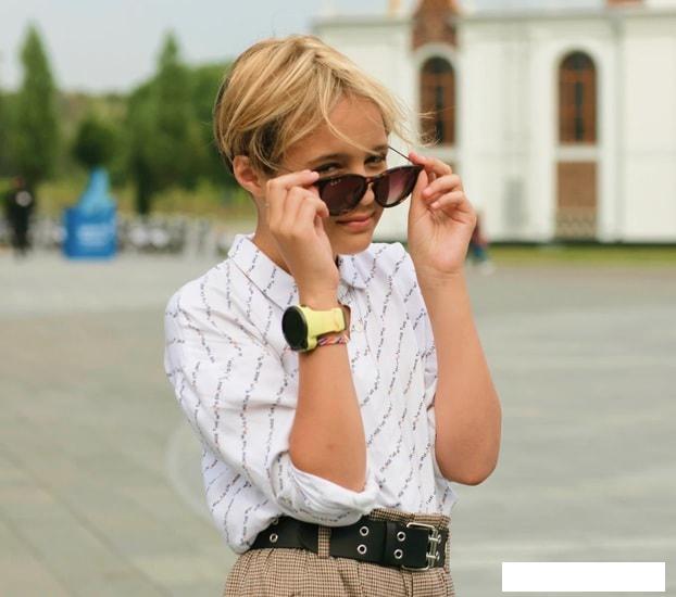 Детские умные часы Elari KidPhone 4GR (желтый)