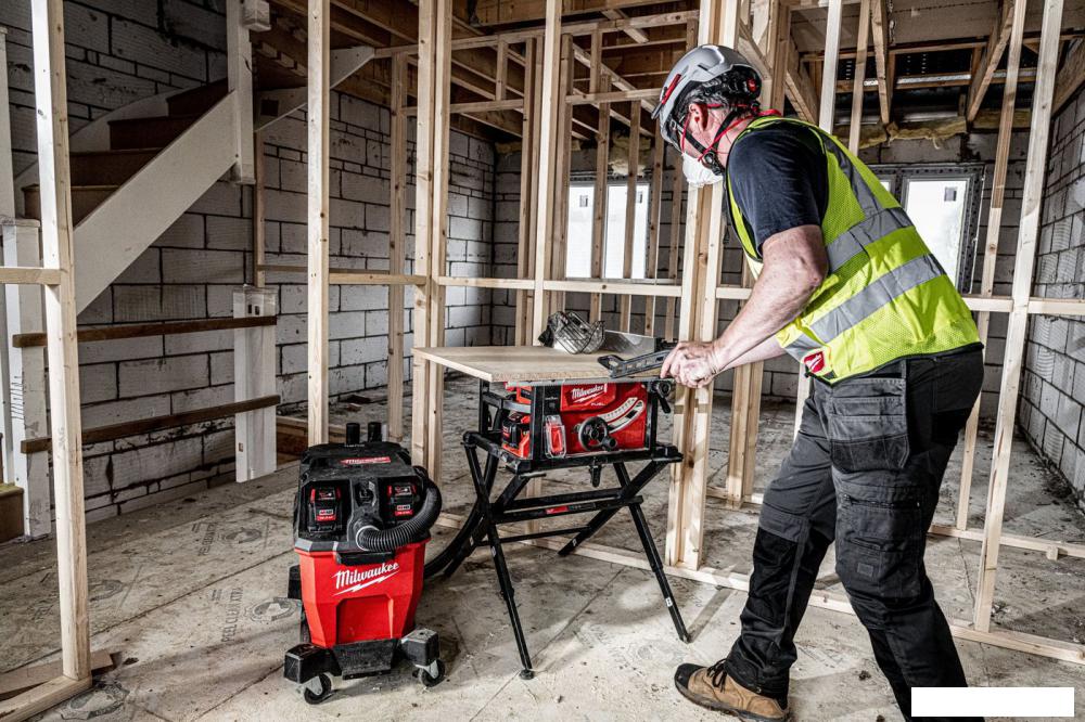 Пылесос Milwaukee M18 F2VC23L (без АКБ)