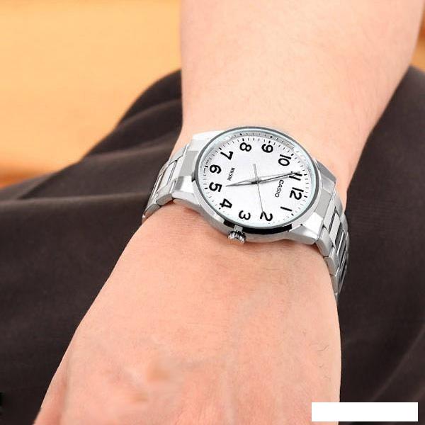 Наручные часы Casio LTP-1303D-7B