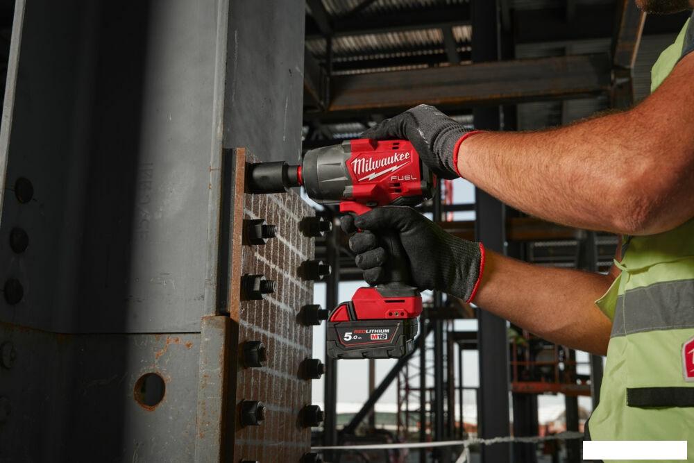 Гайковерт Milwaukee M18 FUEL M18FHIW2F12-502X 4933492783 (с 2-мя АКБ, кейс)