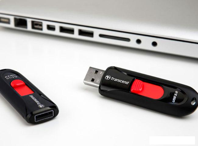 USB Flash Transcend JetFlash 590 16GB (TS16GJF590K)