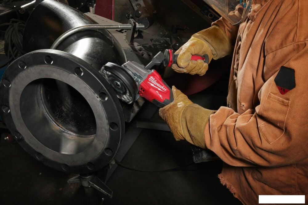 Угловая шлифмашина Milwaukee M18 Fuel One-Key M18FSAGSVO125X-502X 4933493553 (с 2-мя АКБ 5 Ач, кейс)