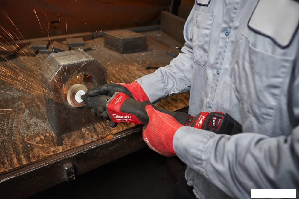 Прямошлифовальная машина Milwaukee M18 FDGROVPDB-0X One-Key Fuel 4933480957 (без АКБ, кейс)