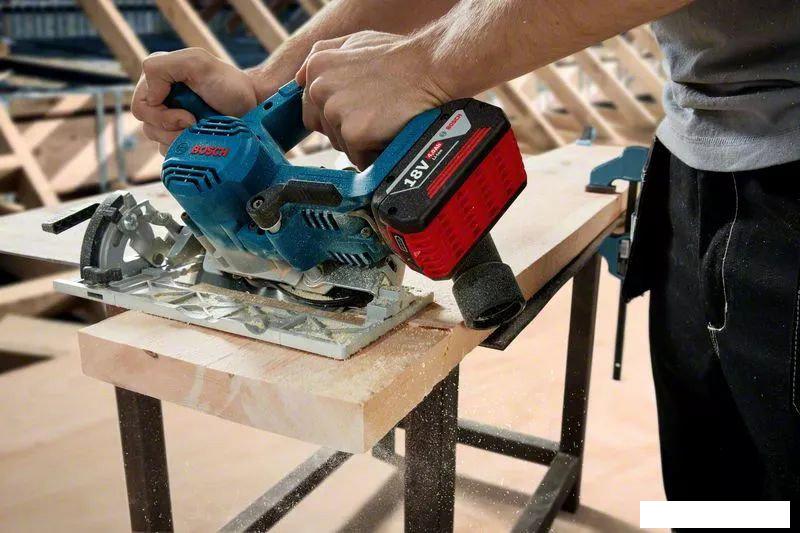 Дисковая (циркулярная) пила Bosch GKS 185-LI Professional 06016C1221 (без АКБ)