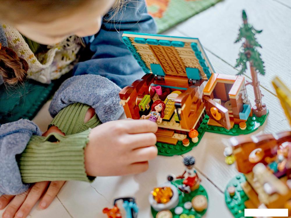 Конструктор LEGO Friends 42624 Лагерь приключений: Уютные домики