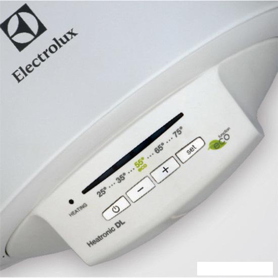 Накопительный электрический водонагреватель Electrolux EWH 50 Heatronic DL Slim DryHeat
