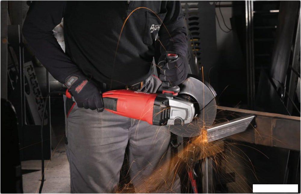 Угловая шлифмашина Milwaukee AGVK24-230EK 4933451413