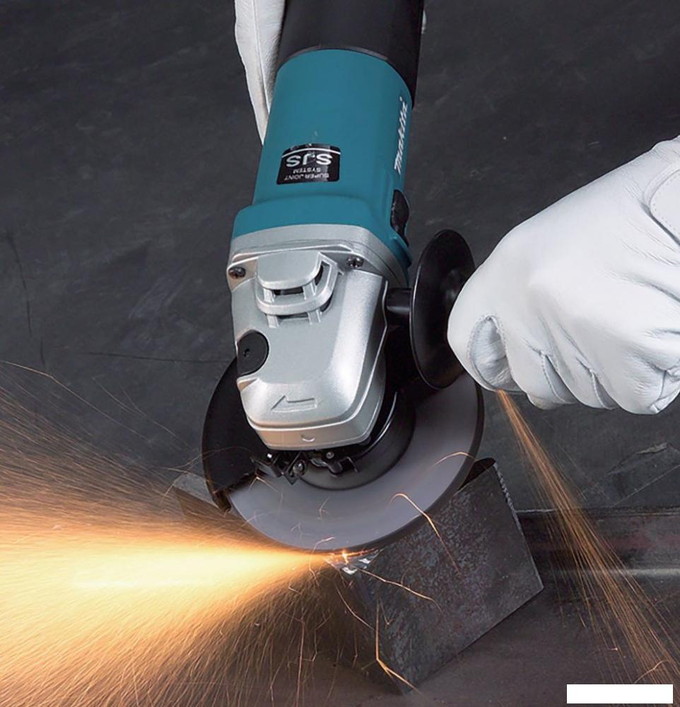 Угловая шлифмашина Makita 9565 CR