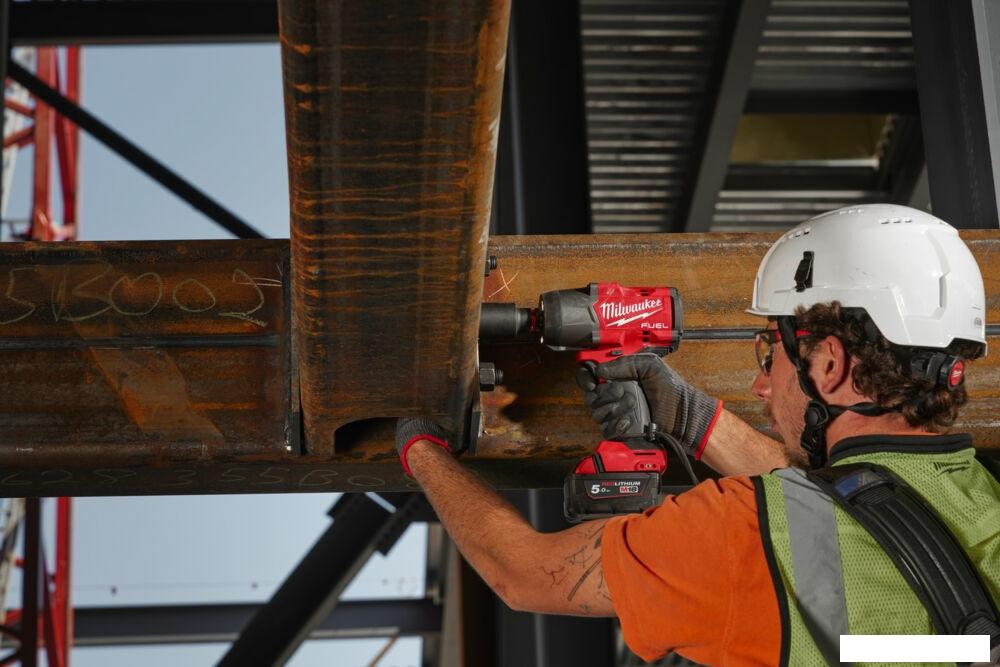 Гайковерт Milwaukee M18 FUEL M18FHIW2F12-502X 4933492783 (с 2-мя АКБ, кейс)