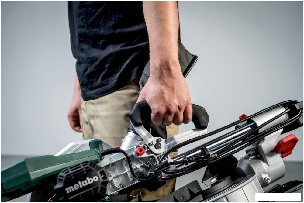 Торцовочная пила Metabo KGS 216 M Set 613216900