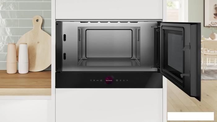 Микроволновая печь Bosch Serie 8 BFR7221B1