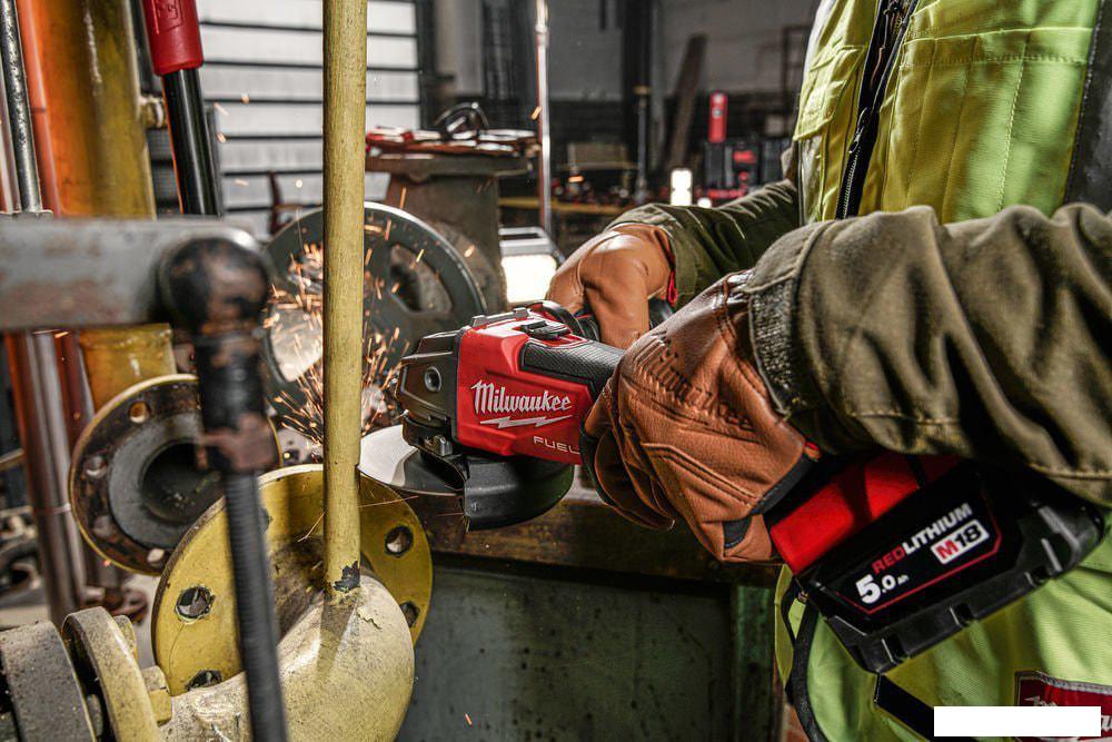 Угловая шлифмашина Milwaukee M18 FSAG125X-0 Fuel 4933478701 (без АКБ)